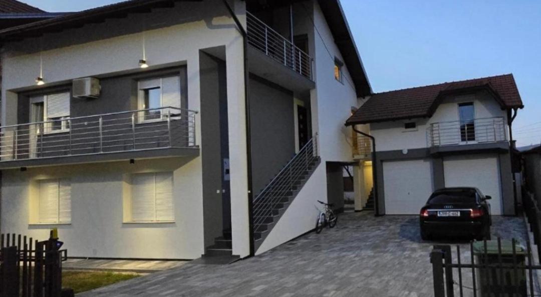 Apartman Avram Kotor Varos المظهر الخارجي الصورة